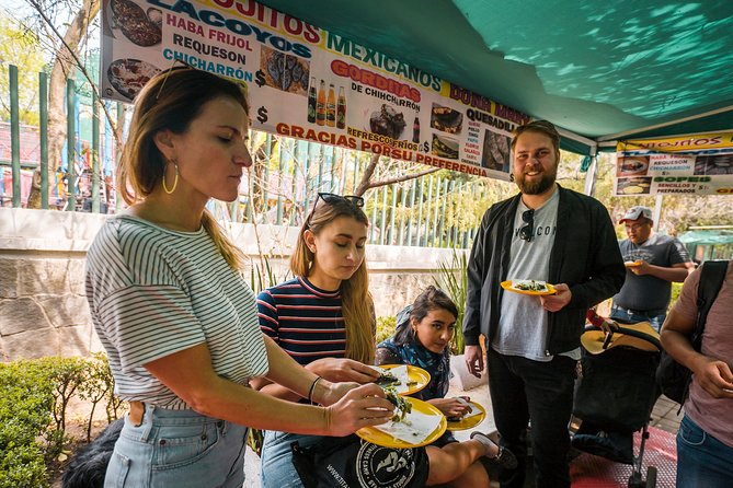 Street Food Bike Tour / Mexico is not only Tacos / All Inclusive - La Condesa micheladas: a included drink stop done the CDMX way
