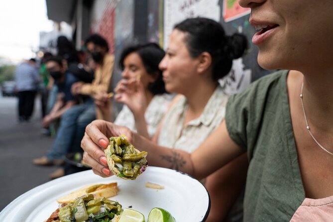 Street Food Tour with Friends - Stop 1: La Condesa for Parks, Architecture, and First Tastes
