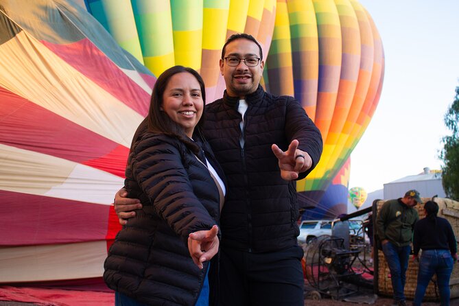 Sunrise Balloon Flight over Teotihuacan and Breakfast in Cueva - Teotihuacán at first light: pyramids, craft themes, and guided context