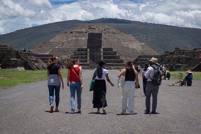 Teotihuacán 3 Pyramids Tour with Cave Breakfast + Transportation - Transportation and the Shared-Van Reality Check