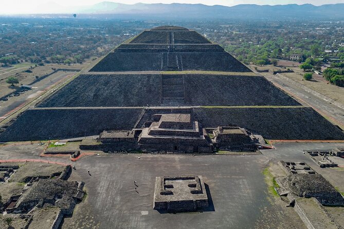 Teotihuacan Early Access Guided Tour with optional Lunch - The Pyramid of the Moon Timing: Great Photos, Hot Hours