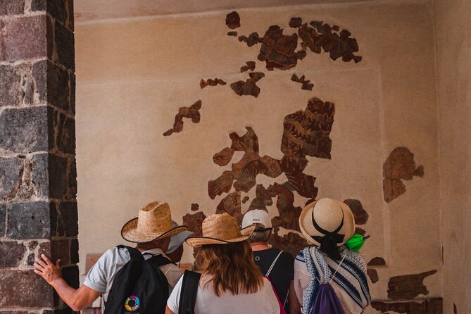 Teotihuacán Full Day Tour from Mexico City - Lunch at a Local Restaurant: Included, but Read the Room