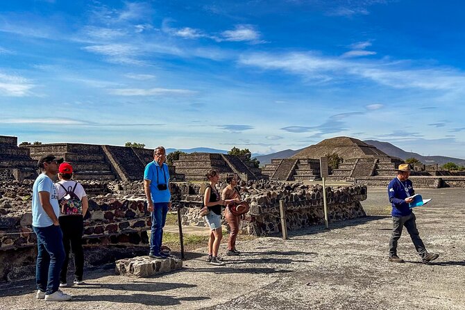 Teotihuacan, Guadalupe Shrine & Tlatelolco Day Tour with Lunch - Teotihuacán at the right speed: guided highlights plus your own 70 minutes