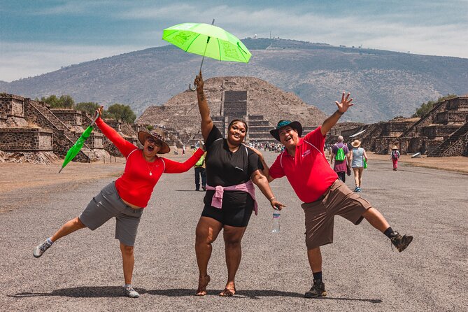 Teotihuacán plus Bike Tour - The 2-hour walking tour at Teotihuacán: murals, monuments, and the northern area