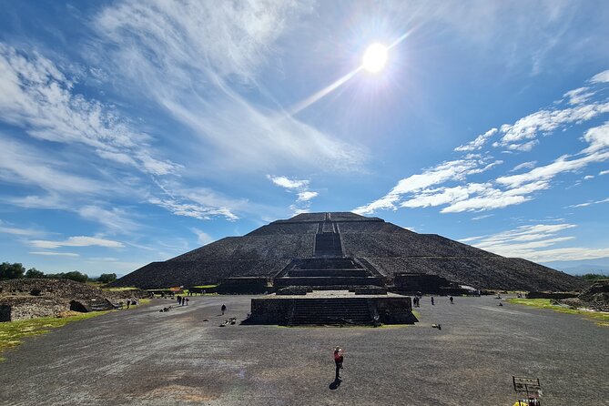 Teotihuacan Private Tour - Basilica de Santa Maria de Guadalupe: Art, Faith, and a Tight 1.5-Hour Block