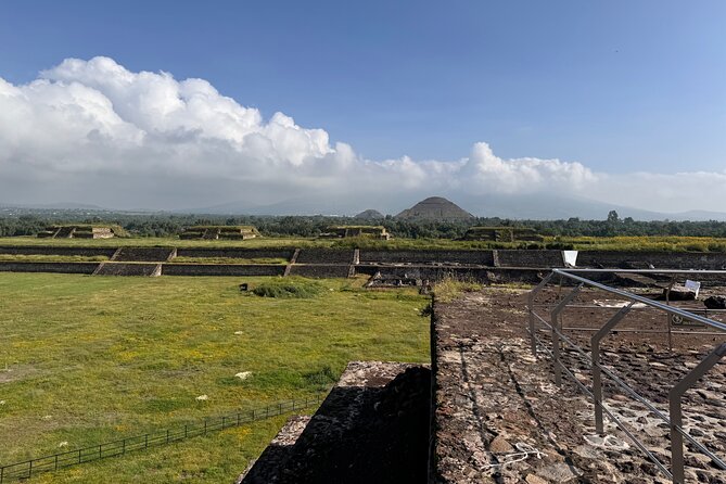 Teotihuacan: Pyramids, Caves & Culinary Experience - Teotihuacán’s main route: Quetzalcóatl and the Calzada de los Muertos