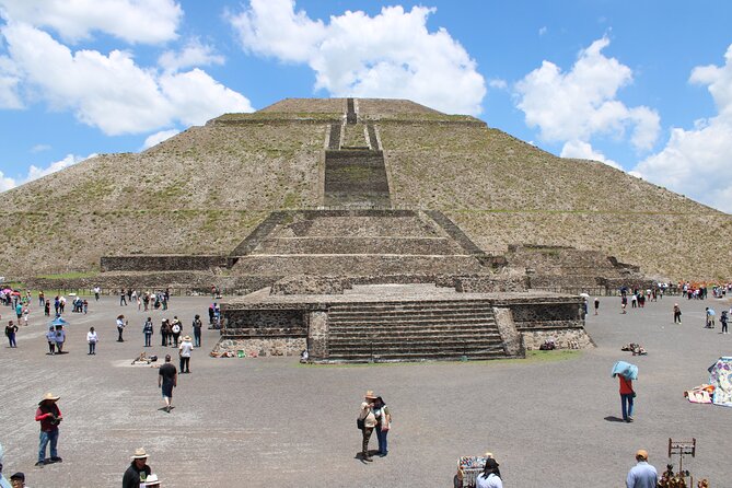 The best tour to Teotihuacán from Mexico City - San Juan Teotihuacán culture stop: mezcal, tequila, and the “what am I seeing?” question