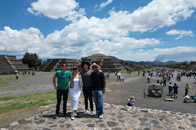 Tour to Teotihuacan with visit to ancient caves and CDMX transportation - Teotihuacan pyramids: your two hours inside the archaeological zone