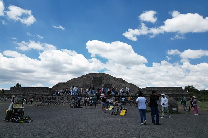 Tour to Teotihuacan with visit to ancient caves and CDMX transportation - Transportation and the reality of Mexico City traffic