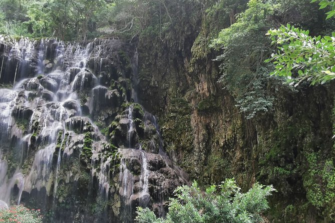Travel to Tolantongo: Transportation and tickets - The Long Van Ride: comfort tips for a 14-hour day