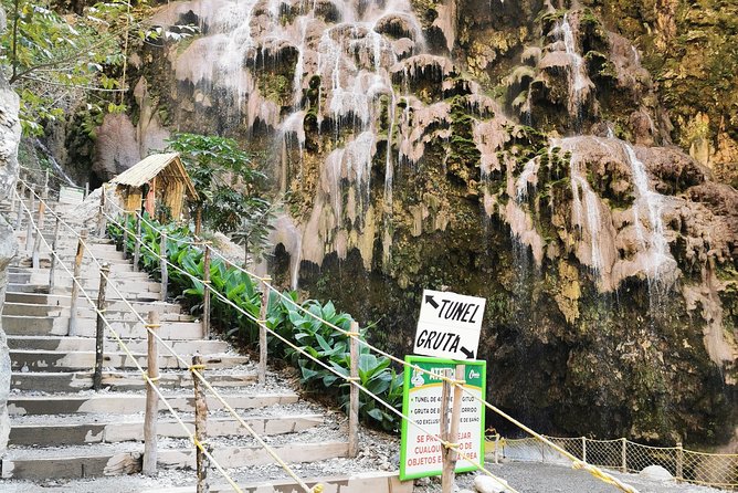 Travel to Tolantongo: Transportation and tickets - River Time and Waterfall Moments: where you slow down