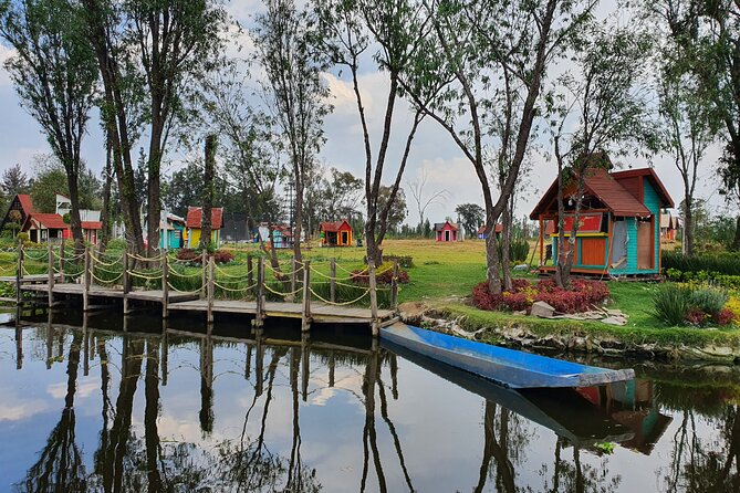 Xochimilco Barco Fiesta Tentacion 18+ with Open Bar and Tacos - How the Boat Party Works: Music, Stages, and the Host Factor