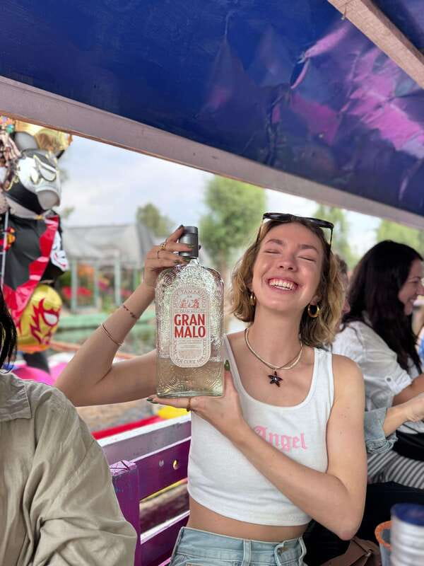 Xochimilco: Tequila tasting (unlimited) and cultural party on a boat - Brunch on the water: regional bites and those floating chalupas